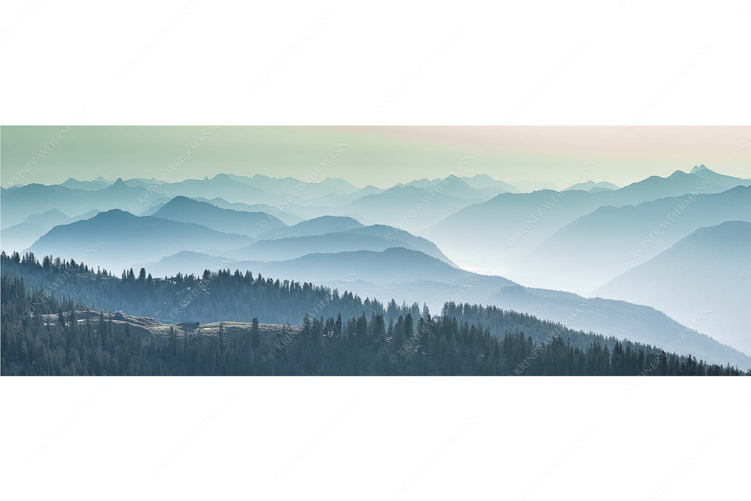 Morgenstimmung bei der Krüner Alm mit Panoramablick vom Wendelstein bis Zugspitze - Über d Oima_3zu1 - mehr Infos bei www.Kriner-Weiermann.de