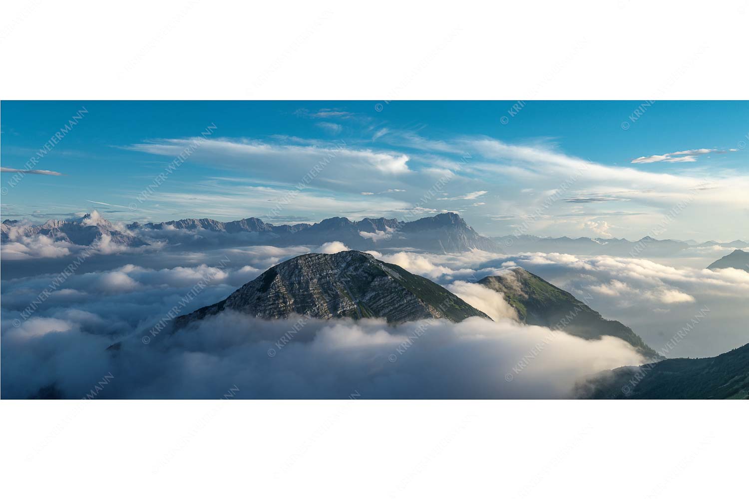 Blick vom Estergebirge ins Wettersteingebirge mit Zugspitze - Zufriedenheit_25zu1 - mehr Infos bei www.Kriner-Weiermann.de