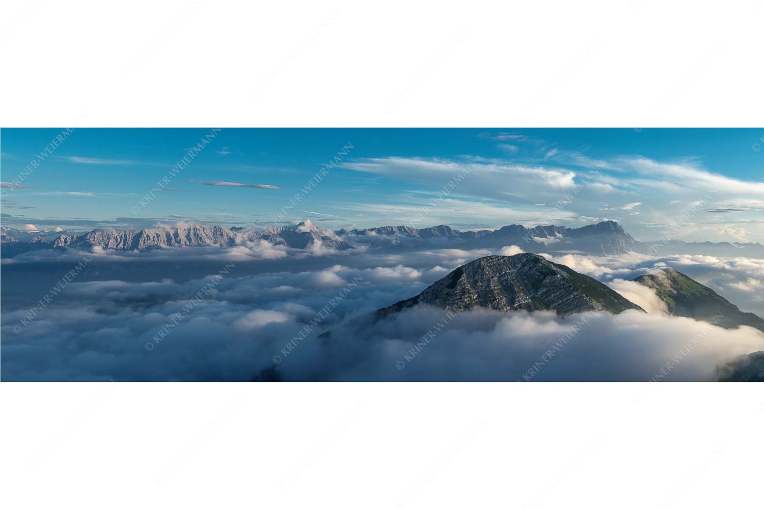 Blick vom Estergebirge ins Wettersteingebirge mit Zugspitze - Zufriedenheit_3zu1 - mehr Infos bei www.Kriner-Weiermann.de