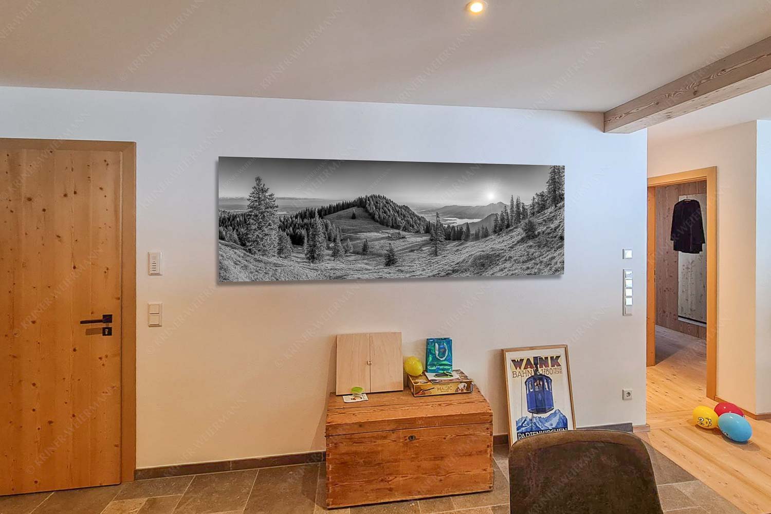 Herrlicher Sonnenaufgang auf der Kaseralm mit Blick auf den Kochelsee - Küche (2) Morgensymphonie-Kaseralm unter Heimgarten 3:1 sw - mehr Infos bei www.Kriner-Weiermann.de