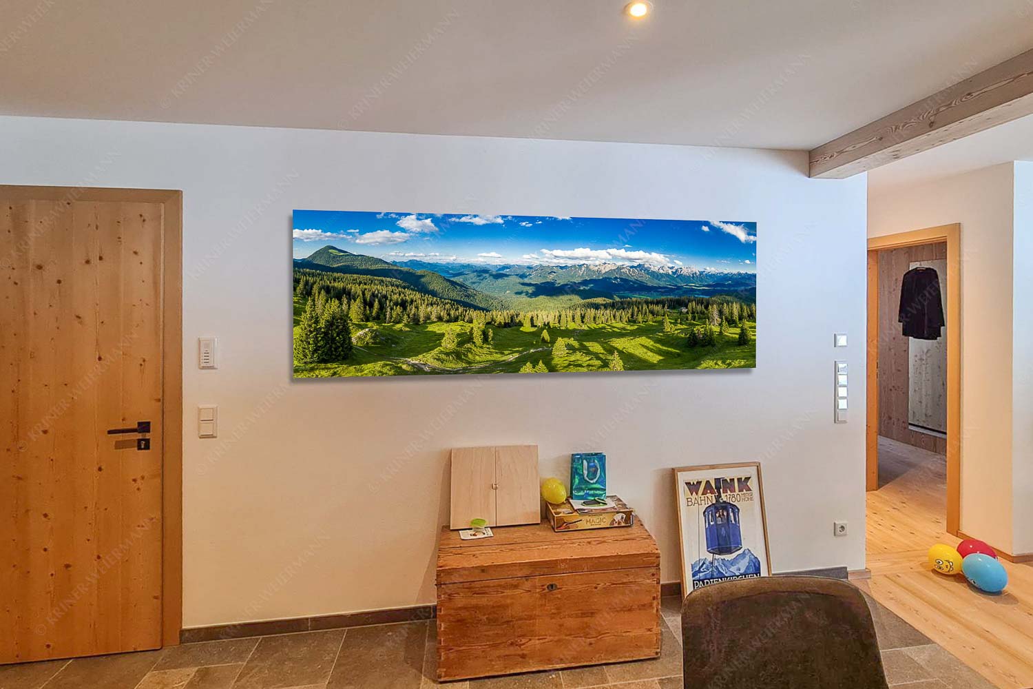 Blick über die Wallgaueralm ins Isartal und Karwendel - Küche (2) Waldwelten-Wallgaueralm Simetsberg Estergebirge 3:1 - mehr Infos bei www.Kriner-Weiermann.de