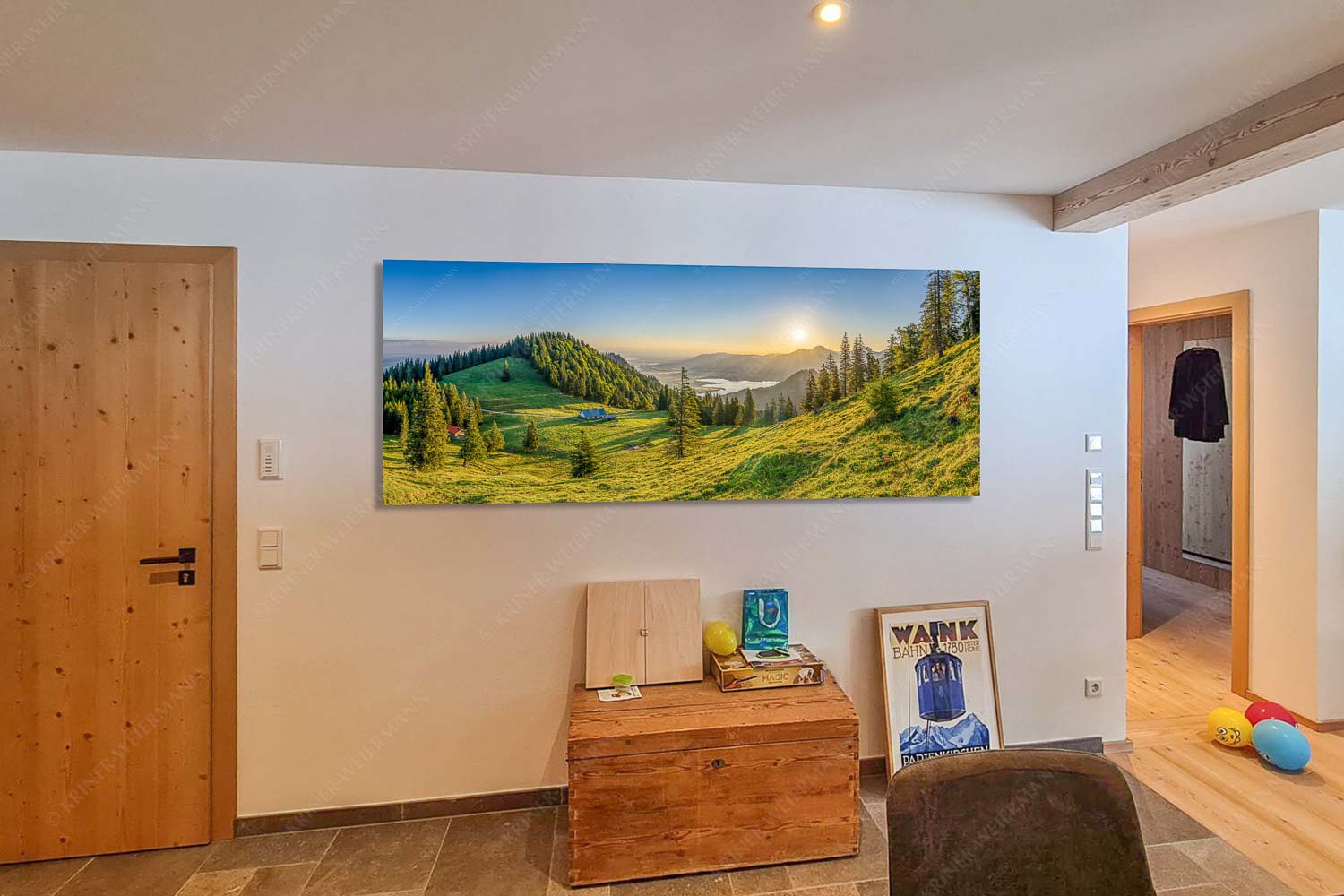 Sonnenaufgang bei der Kaseralm über Kochelsee - Küche Morgensymphonie-Kaseralm unter Heimgarten 2,5:1 - mehr Infos bei www.Kriner-Weiermann.de