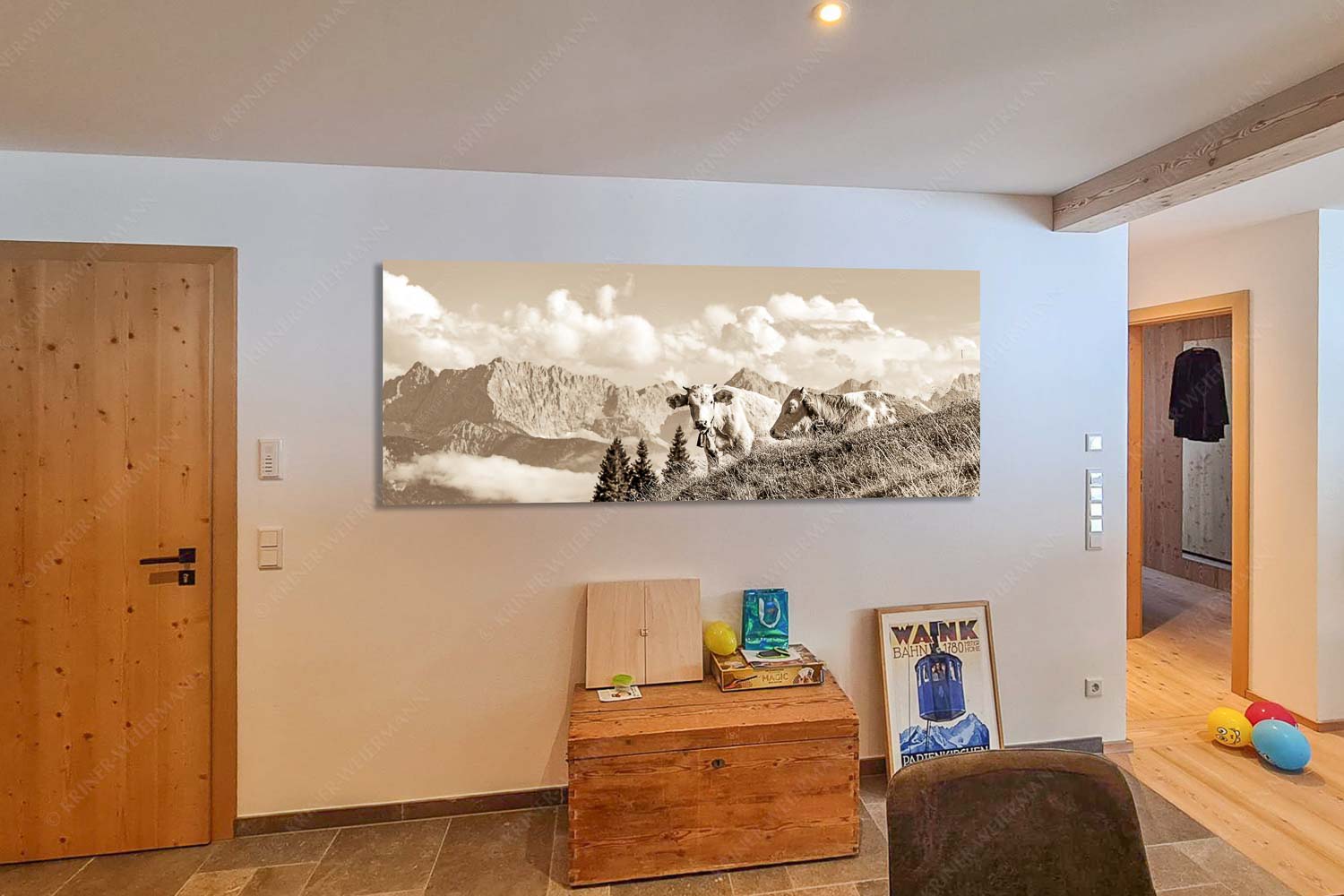 Jungvieh auf der Wallgaueralm mit Karwendel - Küche Wos is-Rinderkälber auf Wallgaueralm mit Wörner 2,5:1 sepia - mehr Infos bei www.Kriner-Weiermann.de