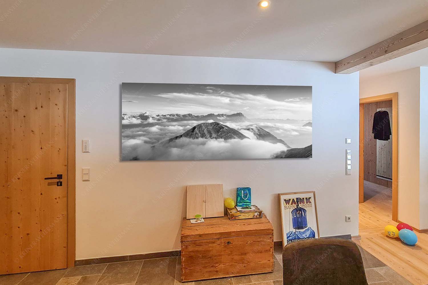 Blick vom Estergebirge ins Wettersteingebirge mit Zugspitze - Küche Zufriedenheit-Wetterstein Panorama 2,5:1 sw - mehr Infos bei www.Kriner-Weiermann.de