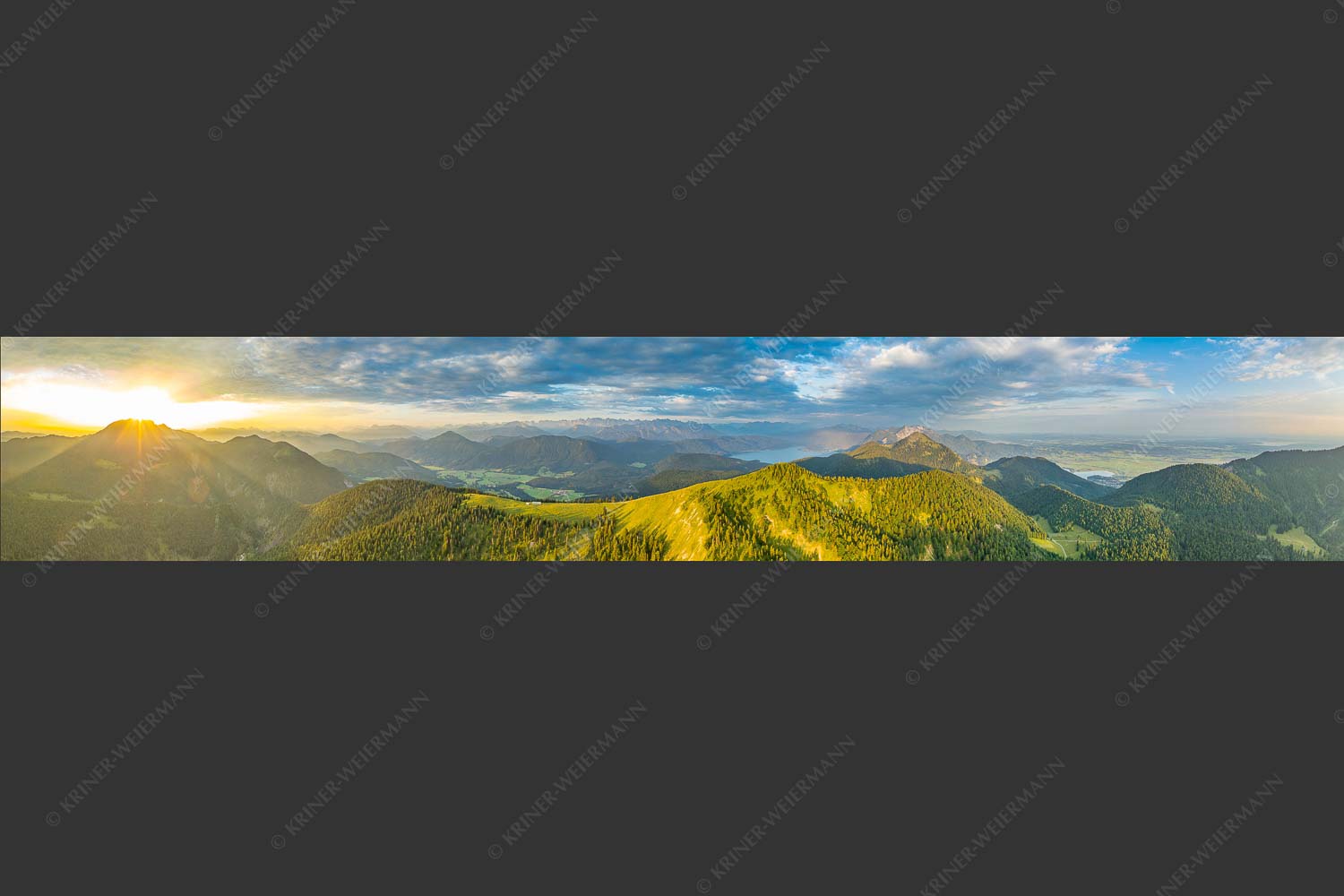 Sonnenaufgang über Benediktenwand mit Jachenau und Walchensee - Licht über dem Land 6:1  -- Hirschhörnlkopf Pfundalm Benediktenwand - mehr Infos bei www.Kriner-Weiermann.de