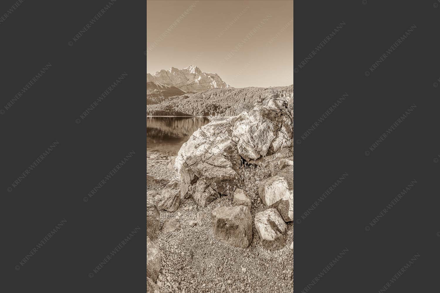 Blick über den Eibsee zur Zugspitze - Ruhe vor dem Sturm 1:2 sepia -- Eibsee Zugspitze Wetterstein - mehr Infos bei www.Kriner-Weiermann.de