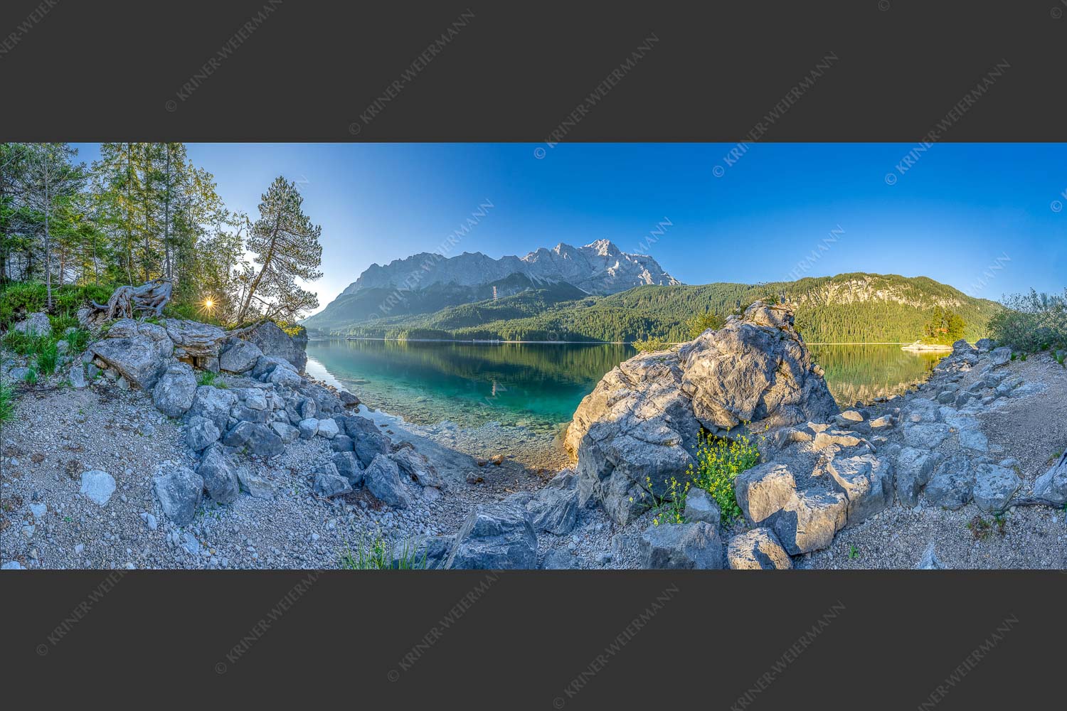 Blick über den Eibsee zur Zugspitze - Ruhe vor dem Sturm 2,5:1  -- Eibsee Zugspitze Wetterstein - mehr Infos bei www.Kriner-Weiermann.de