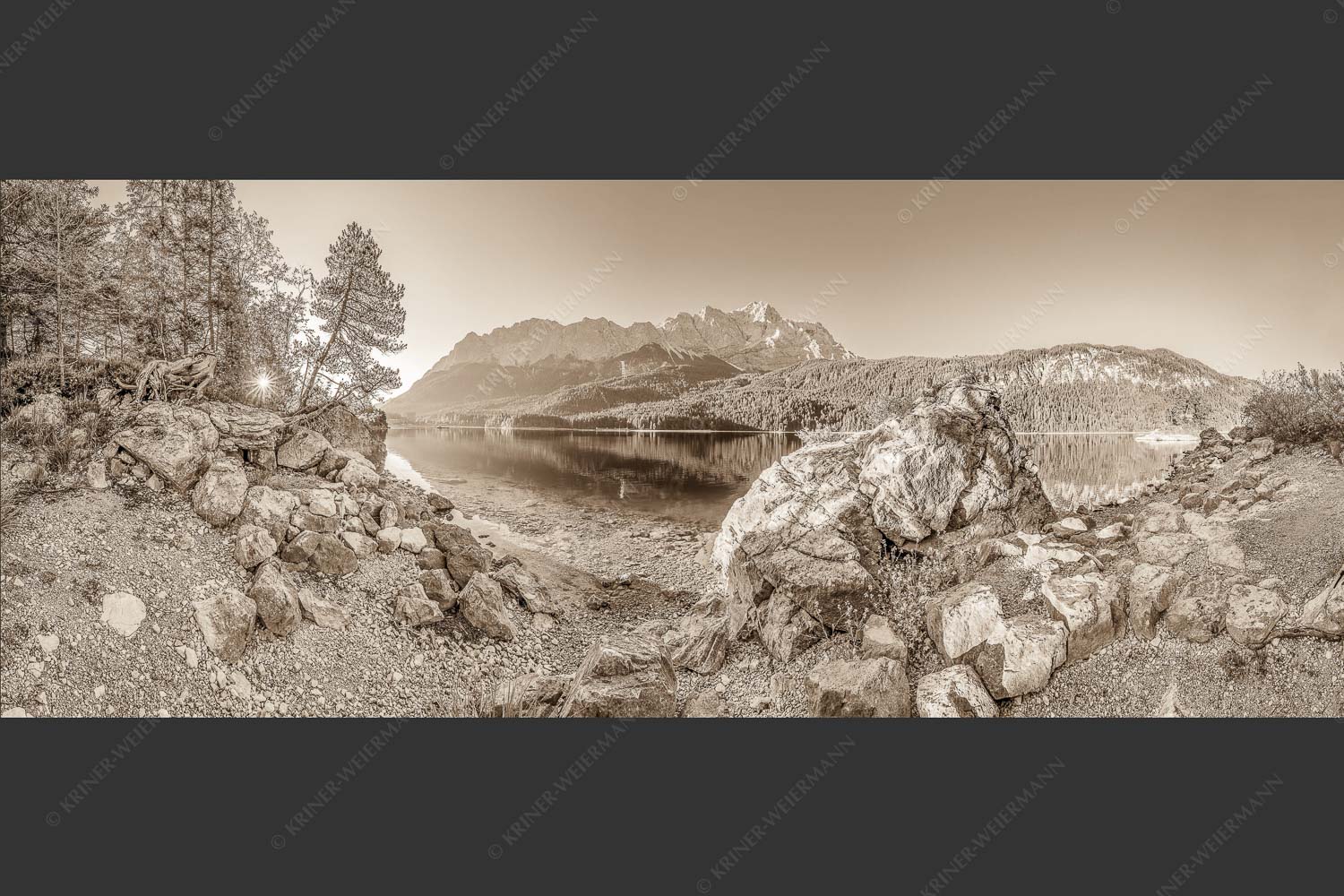 Blick über den Eibsee zur Zugspitze - Ruhe vor dem Sturm 2,5:1 sepia -- Eibsee Zugspitze Wetterstein - mehr Infos bei www.Kriner-Weiermann.de