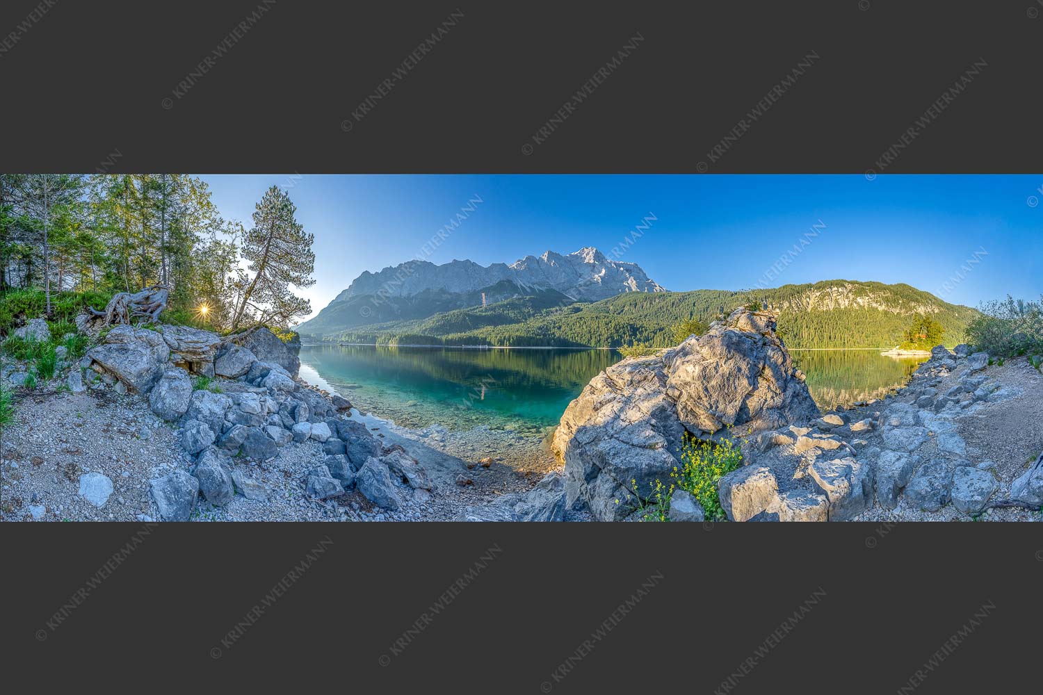 Blick über den Eibsee zur Zugspitze - Ruhe vor dem Sturm 3:1  -- Eibsee Zugspitze Wetterstein - mehr Infos bei www.Kriner-Weiermann.de
