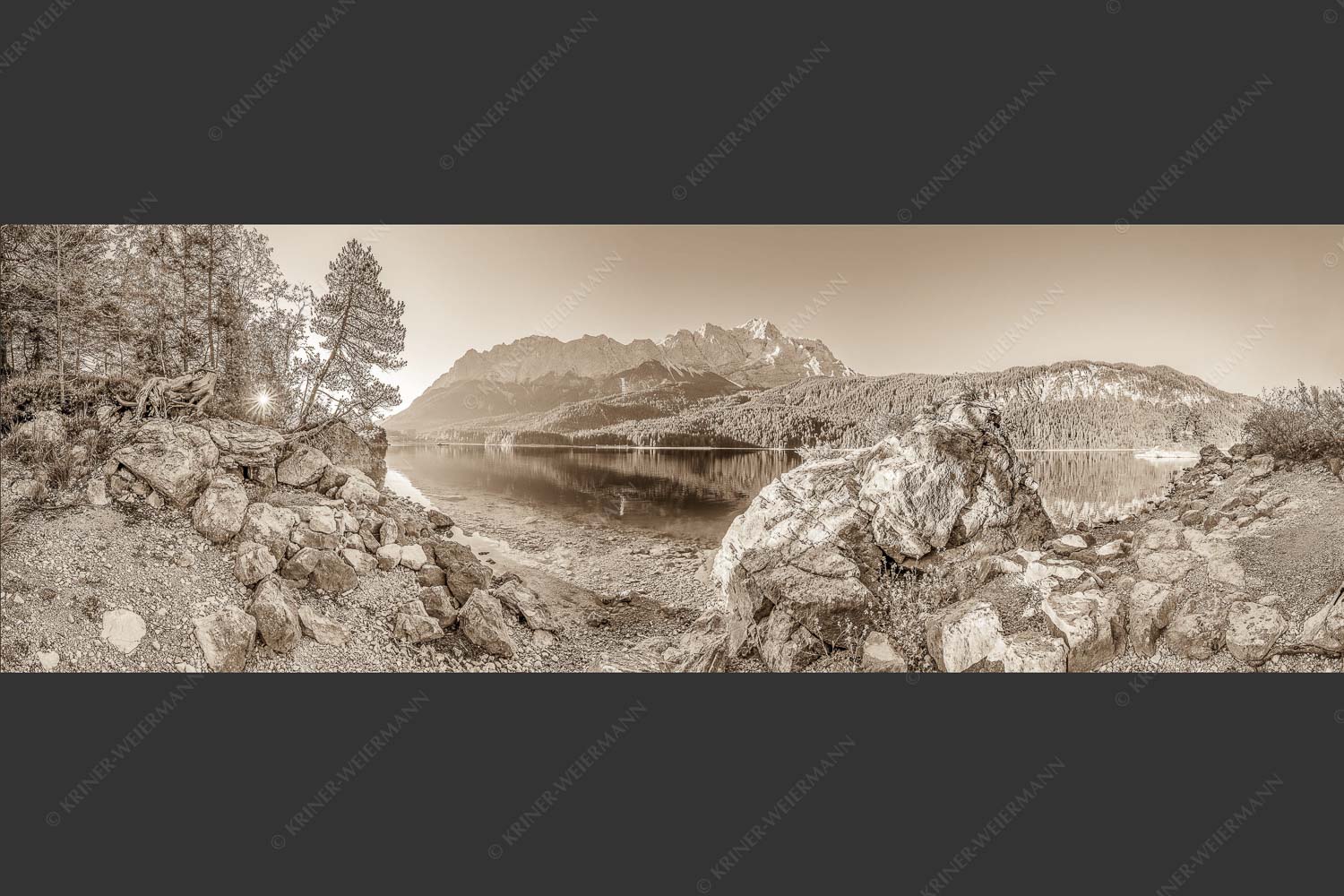 Blick über den Eibsee zur Zugspitze - Ruhe vor dem Sturm 3:1 sepia -- Eibsee Zugspitze Wetterstein - mehr Infos bei www.Kriner-Weiermann.de