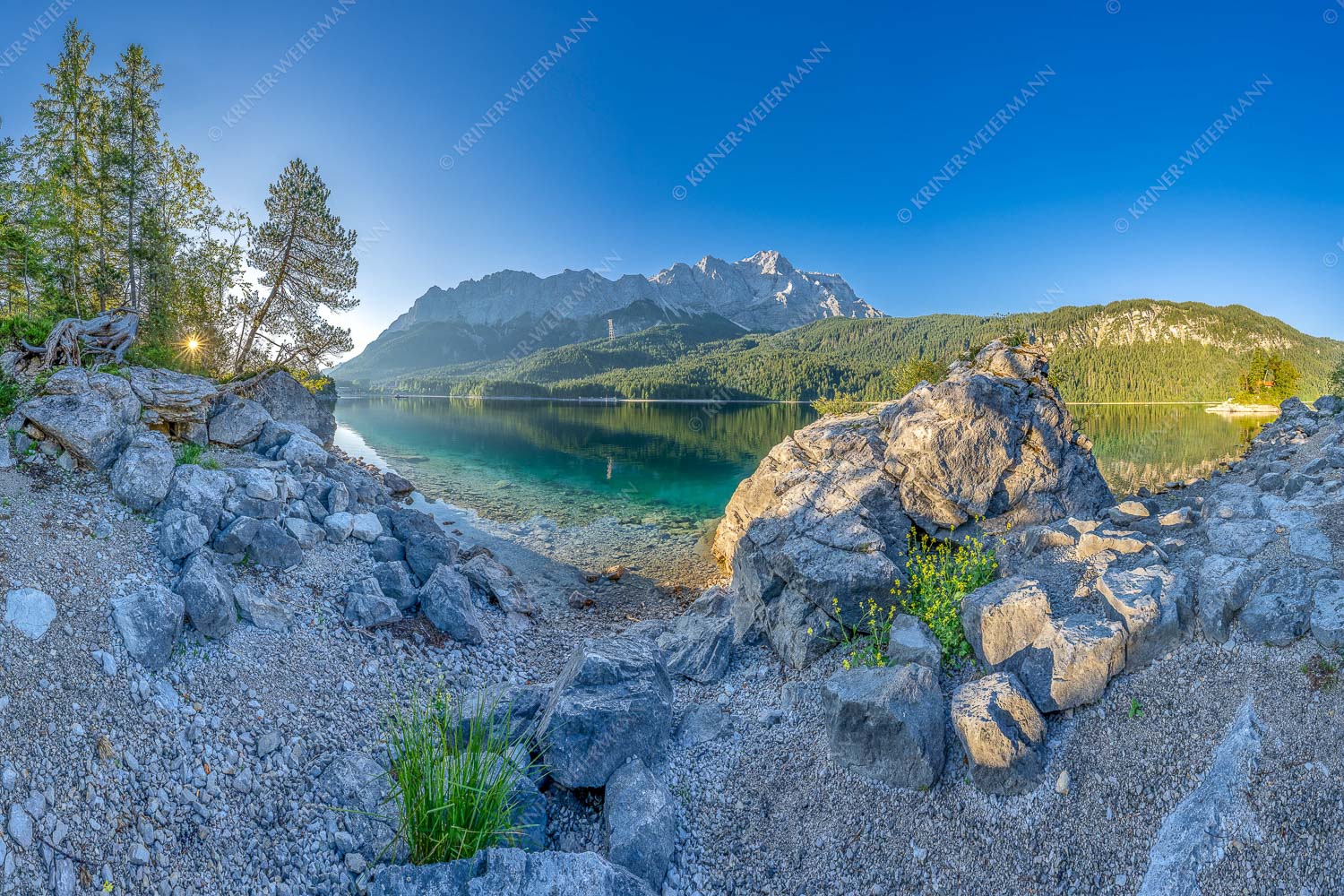 Blick über den Eibsee zur Zugspitze - Ruhe vor dem Sturm 3:2  -- Eibsee Zugspitze Wetterstein - mehr Infos bei www.Kriner-Weiermann.de