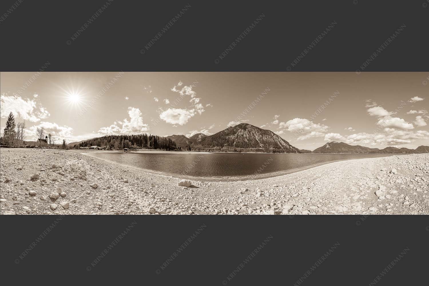 Blick über den Walchensee zum Herzogstand und Jochberg - Tiefstand 2,5:1 sepia -- Walchensee Herzogstand Jochberg - mehr Infos bei www.Kriner-Weiermann.de