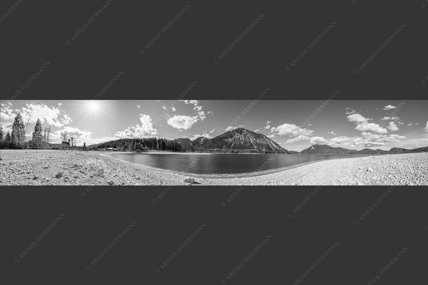 Blick über den Walchensee zum Herzogstand und Jochberg - Tiefstand 5:1 sw -- Walchensee Herzogstand Jochberg - mehr Infos bei www.Kriner-Weiermann.de