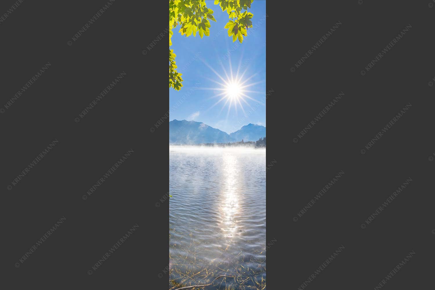 Morgennebel über dem Barmsee mit Karwendel-Silhouette - Uferleuchten 1:3  -- Barmsee Karwendel - mehr Infos bei www.Kriner-Weiermann.de