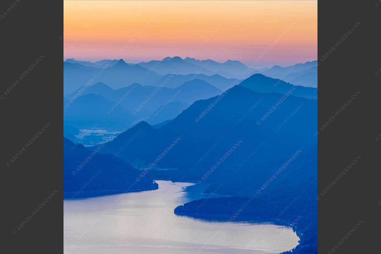 Blick über den Walchensee zur Benediktenwand und der Jachenau - Walchenseesilhouetten 1:1  -- Walchensee Jachenau Benediktenwand - mehr Infos bei www.Kriner-Weiermann.de
