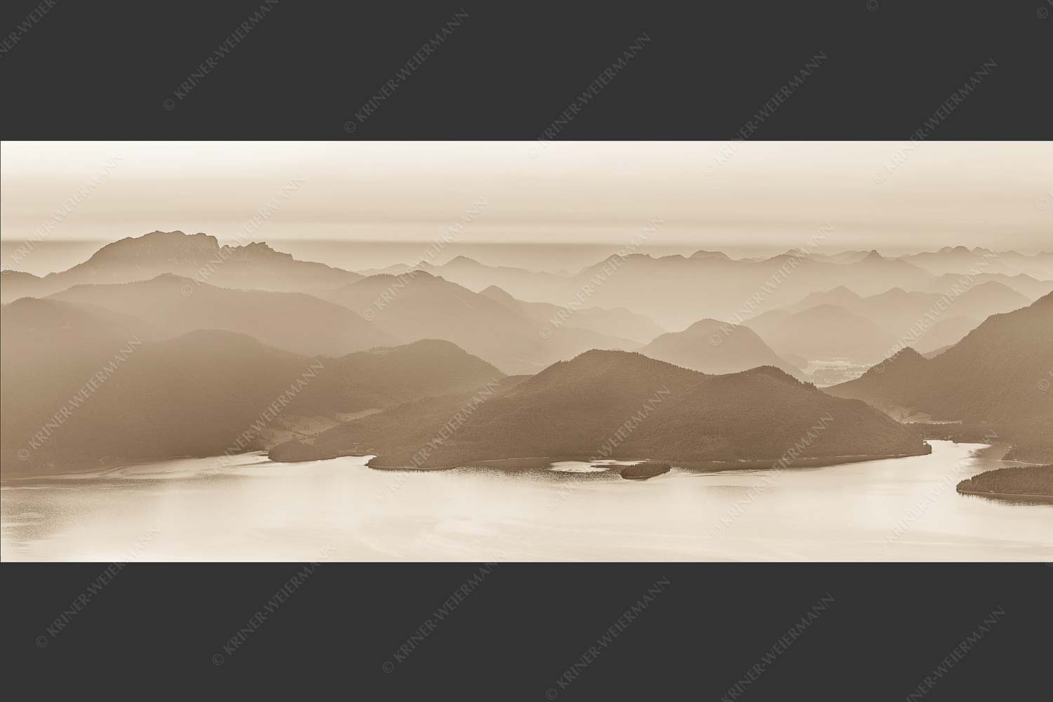 Blick über den Walchensee zur Benediktenwand und der Jachenau - Walchenseesilhouetten 2,5:1 sepia -- Walchensee Jachenau Benediktenwand - mehr Infos bei www.Kriner-Weiermann.de