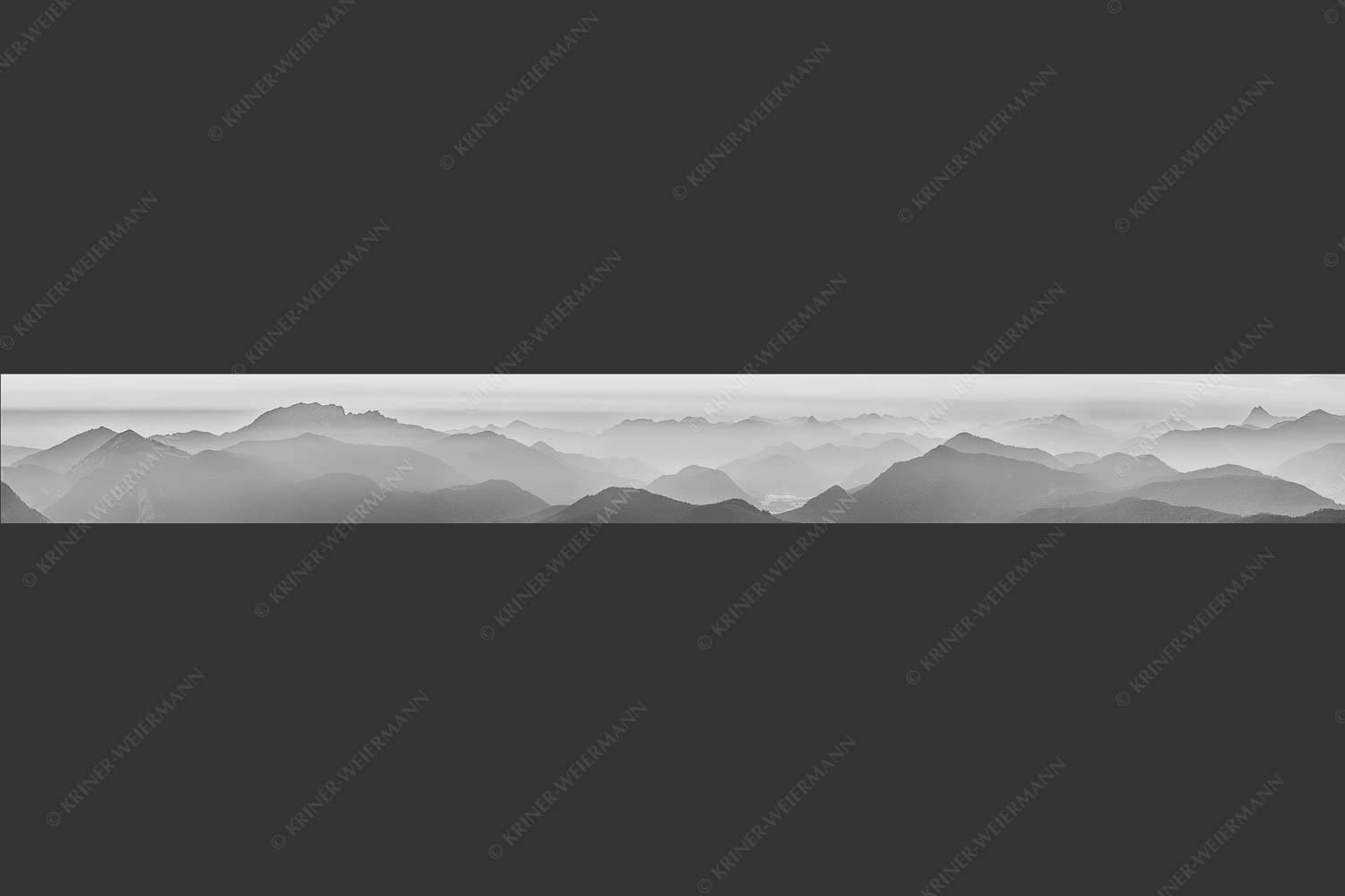 Blick über den Walchensee zur Benediktenwand und der Jachenau - Walchenseesilhouetten 9:1 sw -- Walchensee Jachenau Benediktenwand - mehr Infos bei www.Kriner-Weiermann.de