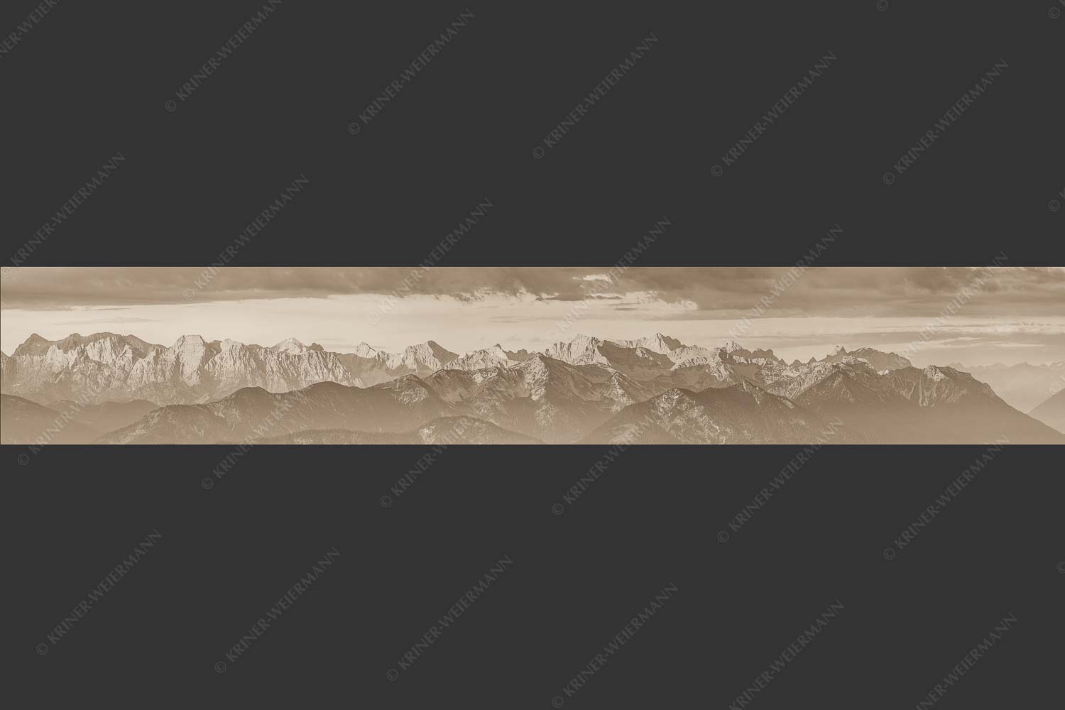 Panoramablick auf die Nordwände des Karwendels im ersten Morgenlicht - Karwendel Erwacht 6:1 sepia -- Alpines Morgenpanorama - mehr Infos bei www.Kriner-Weiermann.de