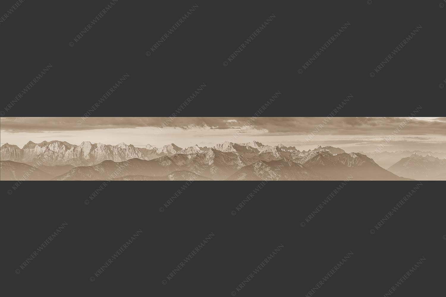 Panoramablick auf die Nordwände des Karwendels im ersten Morgenlicht - Karwendel Erwacht 7:1 sepia -- Alpines Morgenpanorama - mehr Infos bei www.Kriner-Weiermann.de