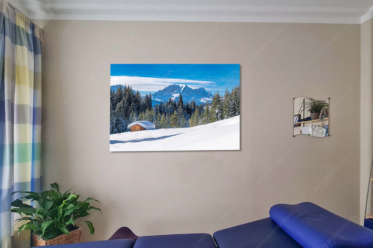 Wiesmahdstadel mit Zugspitzmassiv - Alpspitze Winterwiesmahd Elmau IV-Heustadel Alpspitze Zugspitze Schnee 3:2 - mehr Infos bei www.Kriner-Weiermann.de