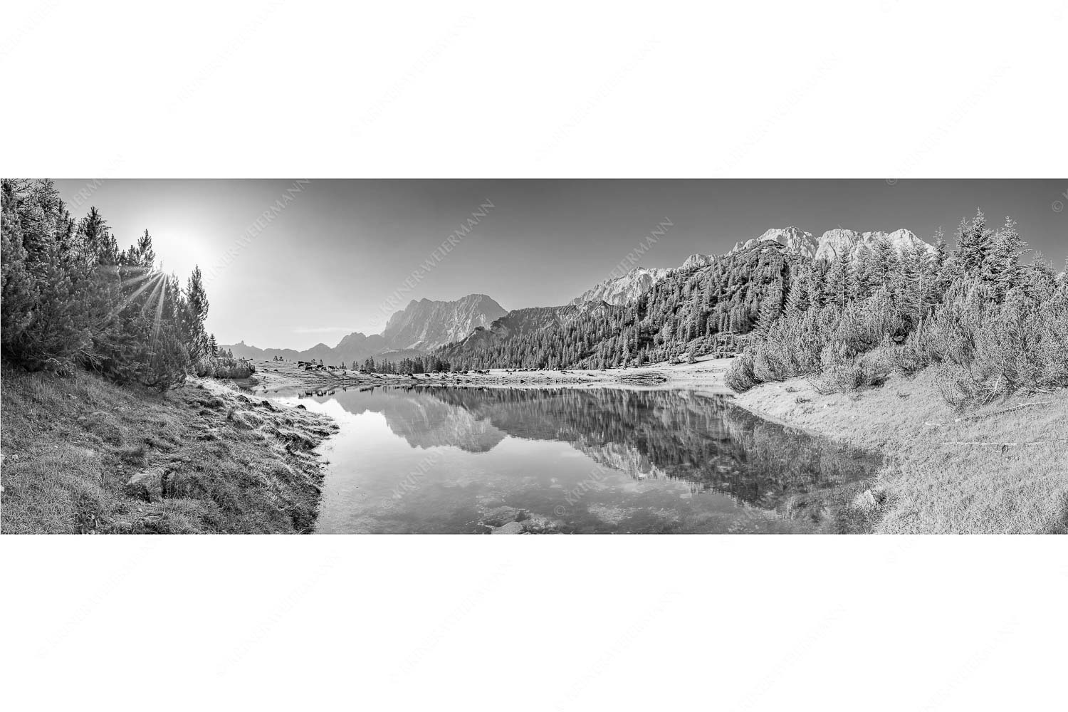 Almsommer auf der Fereineralm im Karwendelgebirge - Almfrieden_3zu1_sw - mehr Infos bei www.Kriner-Weiermann.de