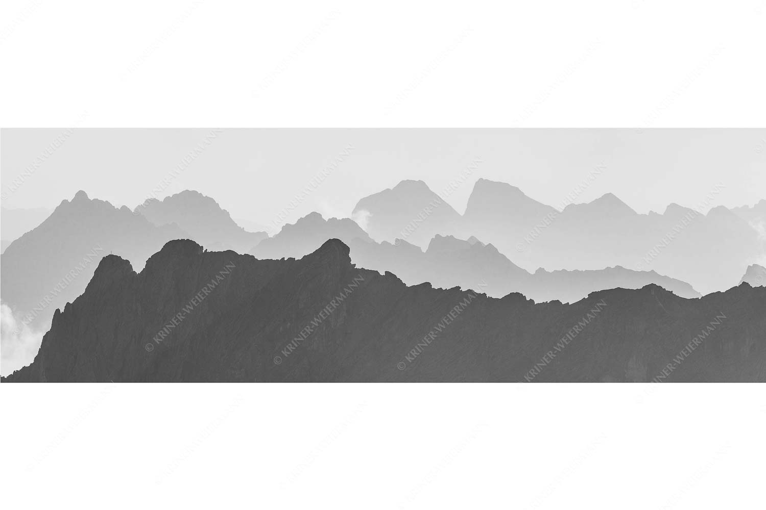 Blick über Dreitorspitzen Wörner und Östliche Karwendelspitze - Ketten_3zu1_sw - mehr Infos bei www.Kriner-Weiermann.de