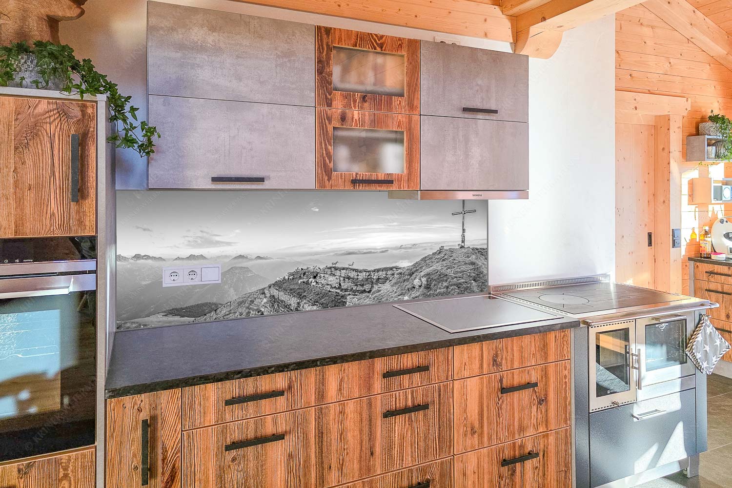 Bergschafe am Gipfel des Schafreiter im Karwendelgebirge bei Sonnenuntergang - Küchenzeile=1 Alle Schäfchen beisammen-Schafe am Schafreiter im Karwendel 3:1 sw - mehr Infos bei www.Kriner-Weiermann.de