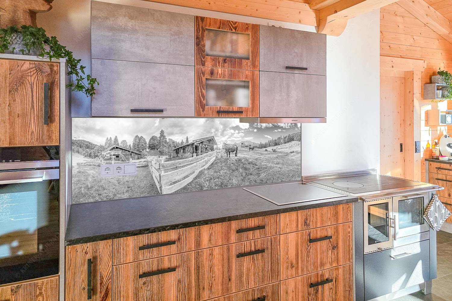 Malerische Almhütte bei Mittenwald mit Karwendel - Küchenzeile=1 Almbiente IV-Mittenwald Alm Buckelwiesen Karwendel 3:1 sw - mehr Infos bei www.Kriner-Weiermann.de