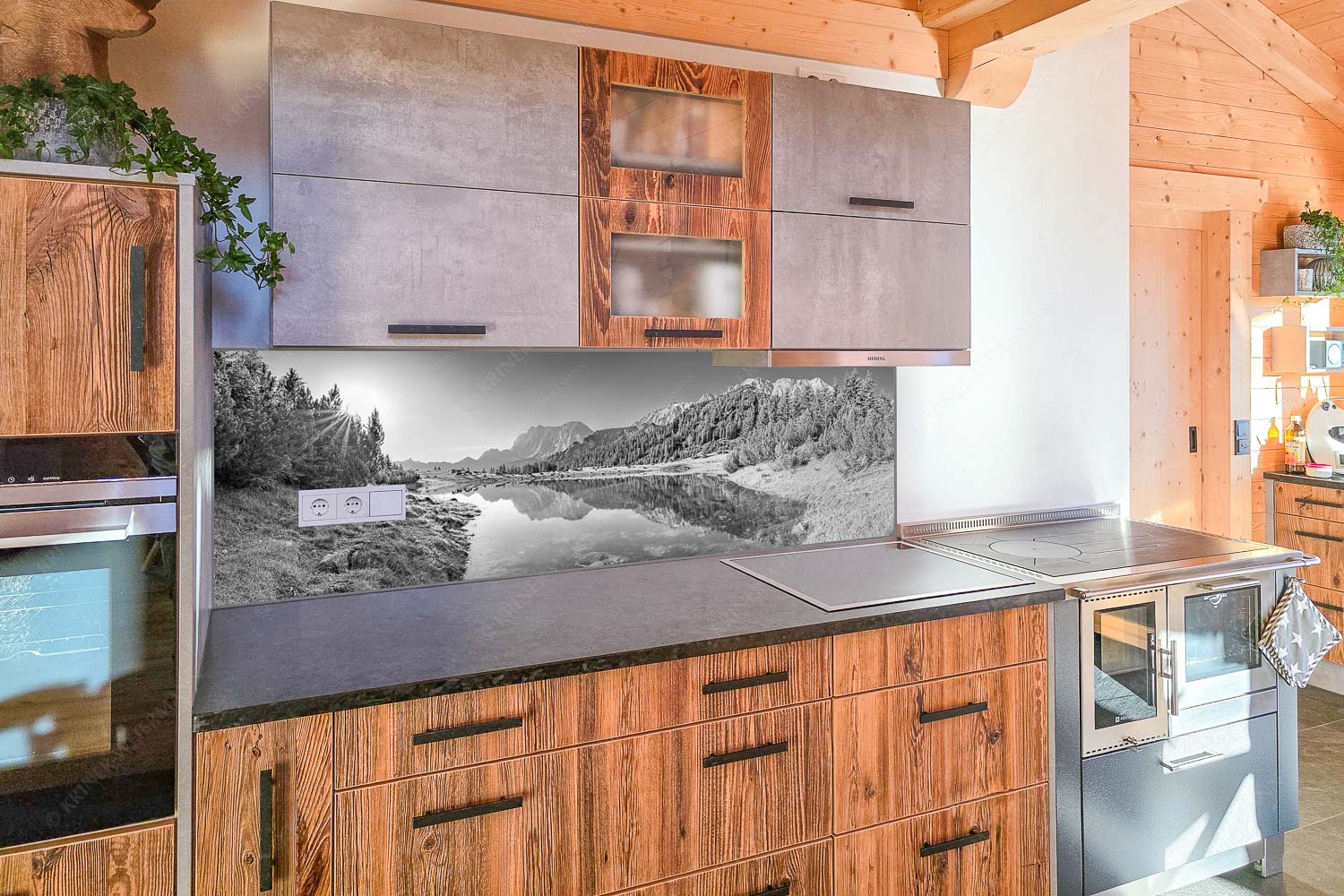 Almsommer auf der Fereineralm im Karwendelgebirge - Küchenzeile=1 Almfrieden-Fereineralm im Karwendel 3:1 sw - mehr Infos bei www.Kriner-Weiermann.de