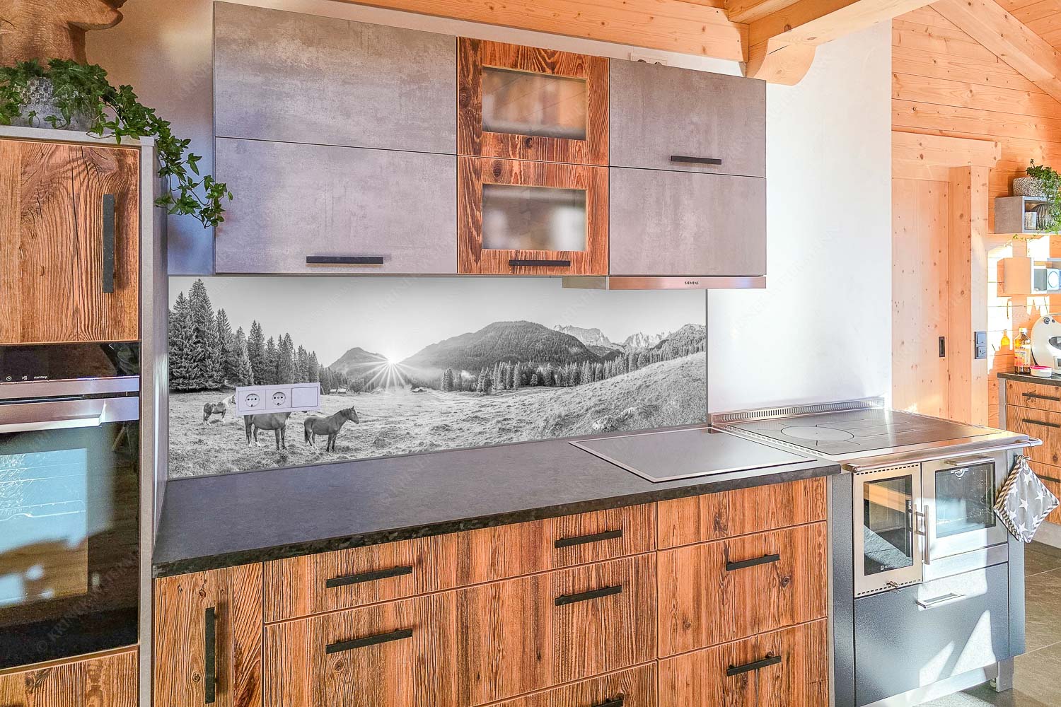 Sonnenaufgang auf der Brandlealm im Karwendelgebirge - Küchenzeile=1 Almpferde II-Brandlealm Pferde Karwendel 3:1 sw - mehr Infos bei www.Kriner-Weiermann.de