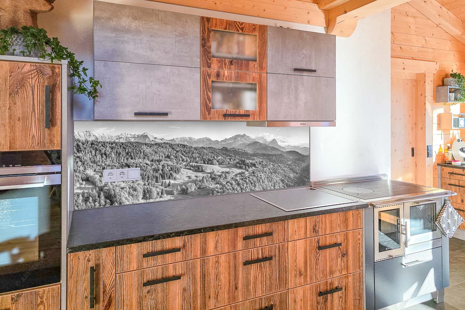 Blick über die Ortschaft Wamberg zum Zugspitzmassiv im Wettersteingebirge - Küchenzeile=1 Alpendorf-Wamberg mit Wetterstein 3:1 sw - mehr Infos bei www.Kriner-Weiermann.de