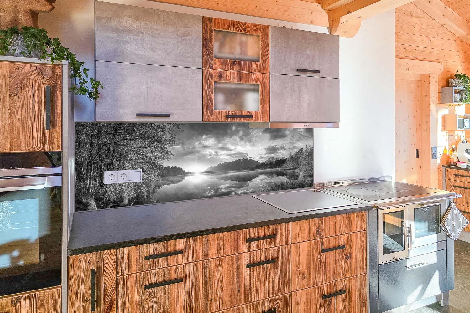 Sonnenaufgang am Barmsee mit Blick zum Soiern- und Karwendelgebirge - Küchenzeile=1 Barmseespiegel-Barmsee mit Karwendel 3:1 sw - mehr Infos bei www.Kriner-Weiermann.de