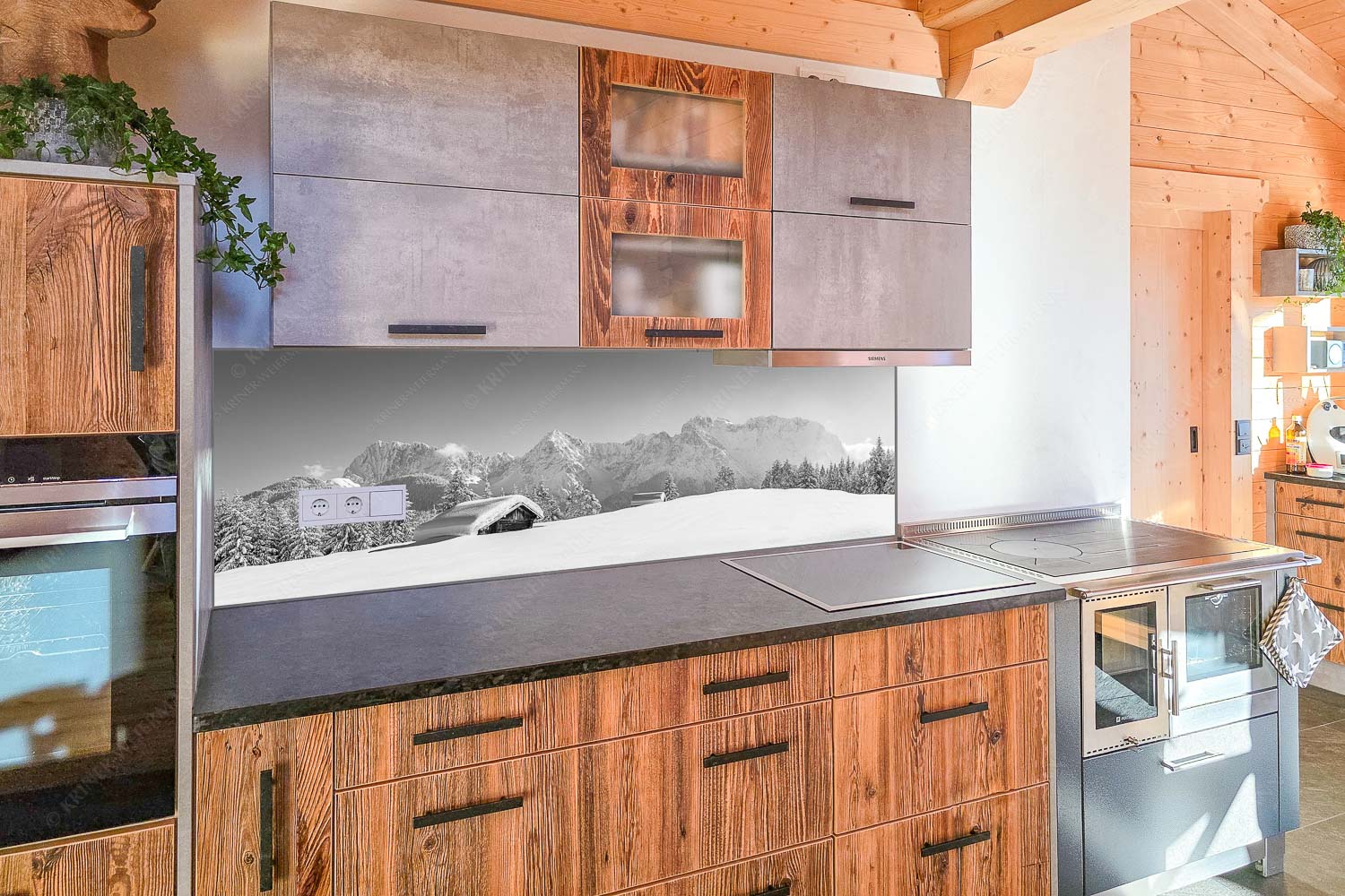 Blick zum Karwendelgebirge mit Wörner, Tiefkar- und Westlicher Karwendelspitze - Küchenzeile=1 Beeindruckendes Karwendel-Viel Schnee auf Heustadel 3:1 sw - mehr Infos bei www.Kriner-Weiermann.de