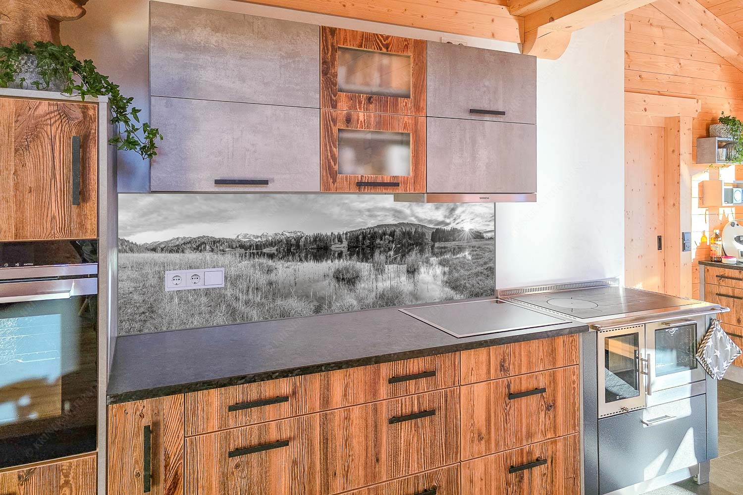 Sonnenuntergang am Geroldsee mit Blick zum Karwendelgebirge - Küchenzeile=1 Die Ruhe kehrt ein-Sonnenuntergang am Geroldsee mit Karwendel 3:1 sw - mehr Infos bei www.Kriner-Weiermann.de