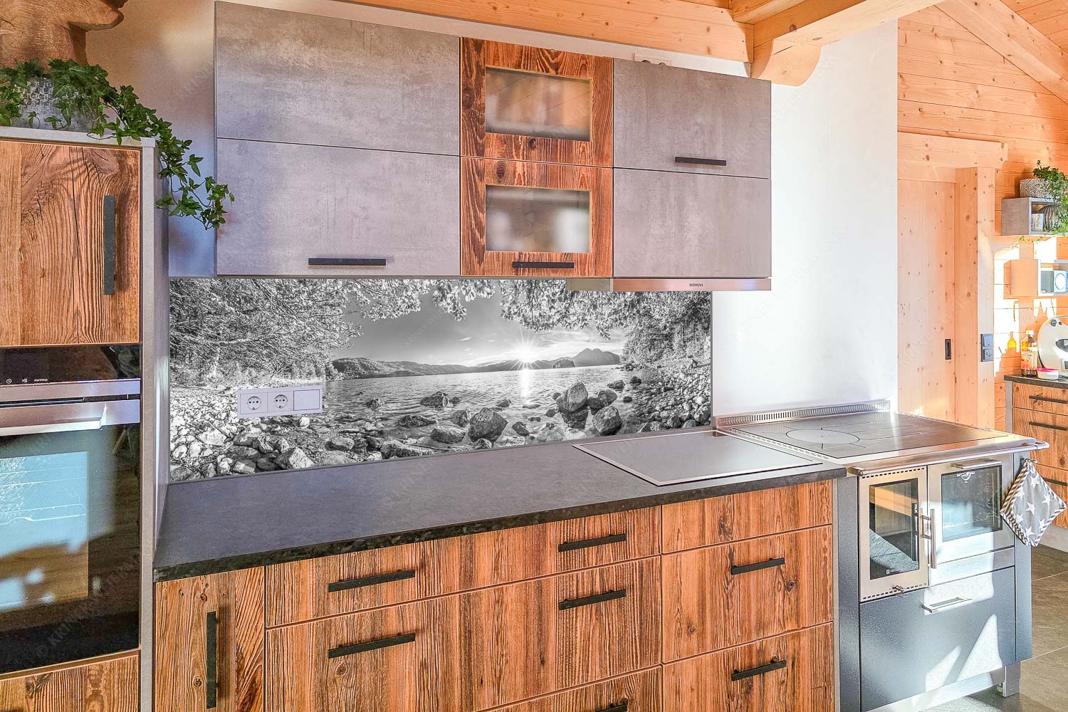 Blick über den Walchensee mit Insel Sassau zum Sonnenuntergang im Estergebirge - Küchenzeile=1 Fenster zum See-Walchensee Insel Sassau mit Estergebirge 3:1 sw - mehr Infos bei www.Kriner-Weiermann.de