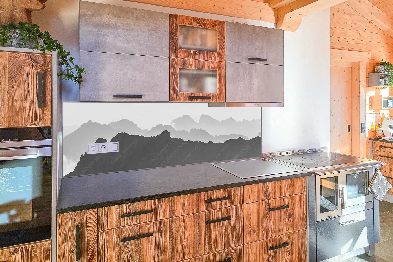 Blick über Dreitorspitzen Wörner und Östliche Karwendelspitze - Küchenzeile=1 Ketten-Silhouetten Wetterstein und Karwendel 3:1 sw - mehr Infos bei www.Kriner-Weiermann.de