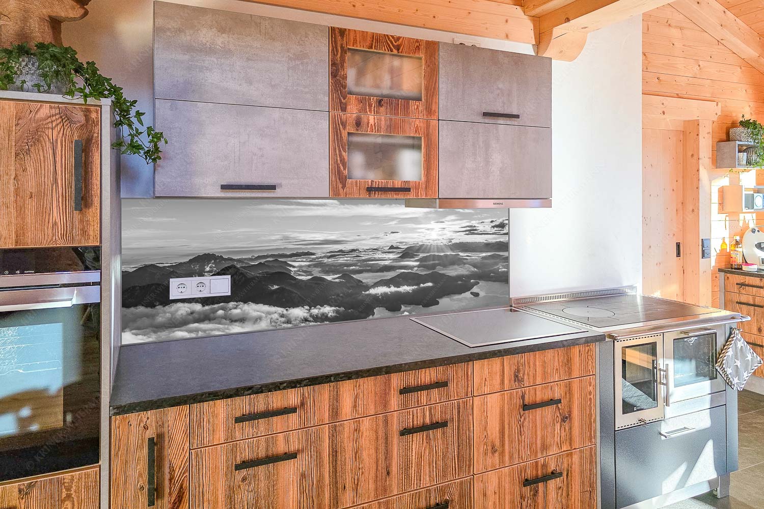 Nebelschleier hängen noch in den Tälern wärend die Sonne über dem Walchensee aufgeht - Küchenzeile=1 Über den Wolken-Sonnenaufgang über Walchensee 3:1 sw - mehr Infos bei www.Kriner-Weiermann.de