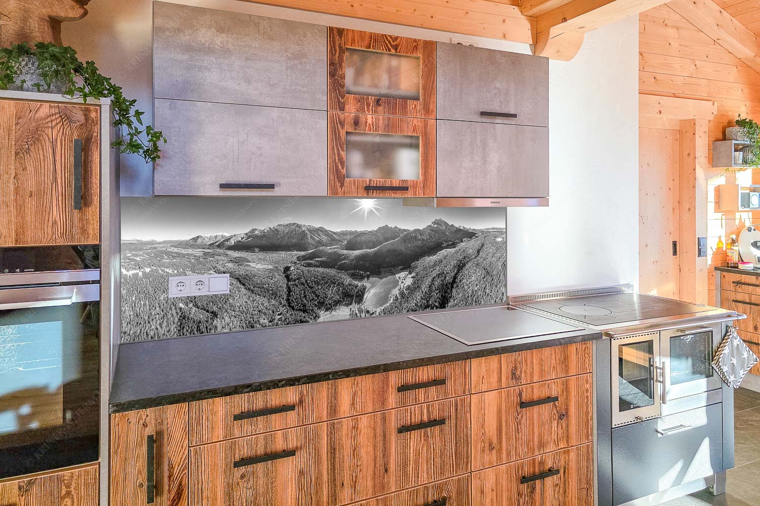 Blick auf Mittenwald am Karwendel und dem Lautersee am Wetterstein - Küchenzeile=1 Übern Lautersee-Mittenwald Karwendel und Wetterstein 3:1 sw - mehr Infos bei www.Kriner-Weiermann.de