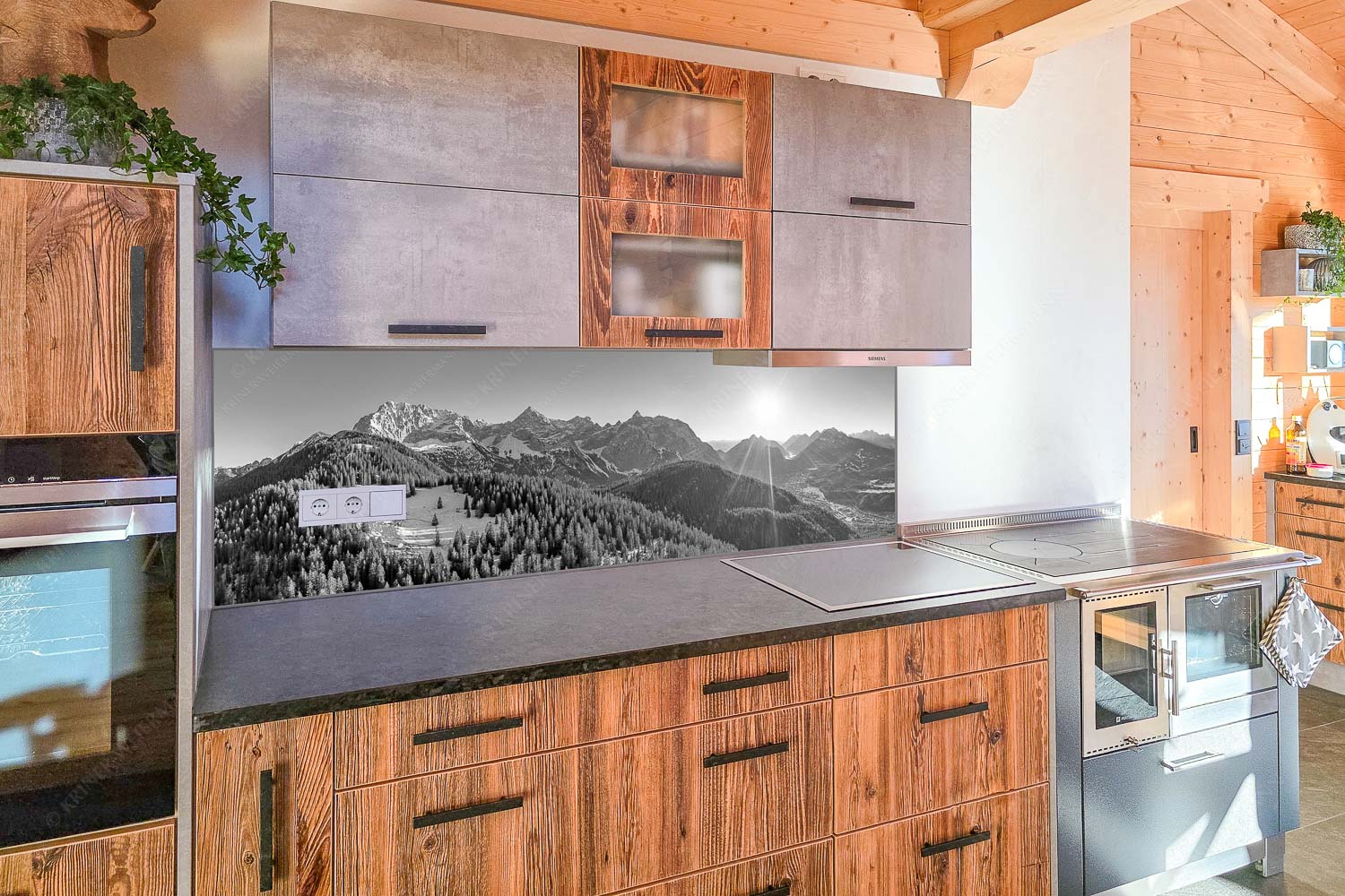 Blick über Rehbergalm ins Karwendel- und Wettersteingebirge - Küchenzeile=1 Übern Rehberg-Wörner Tiefkar und Karwendelkopf 3:1 sw - mehr Infos bei www.Kriner-Weiermann.de