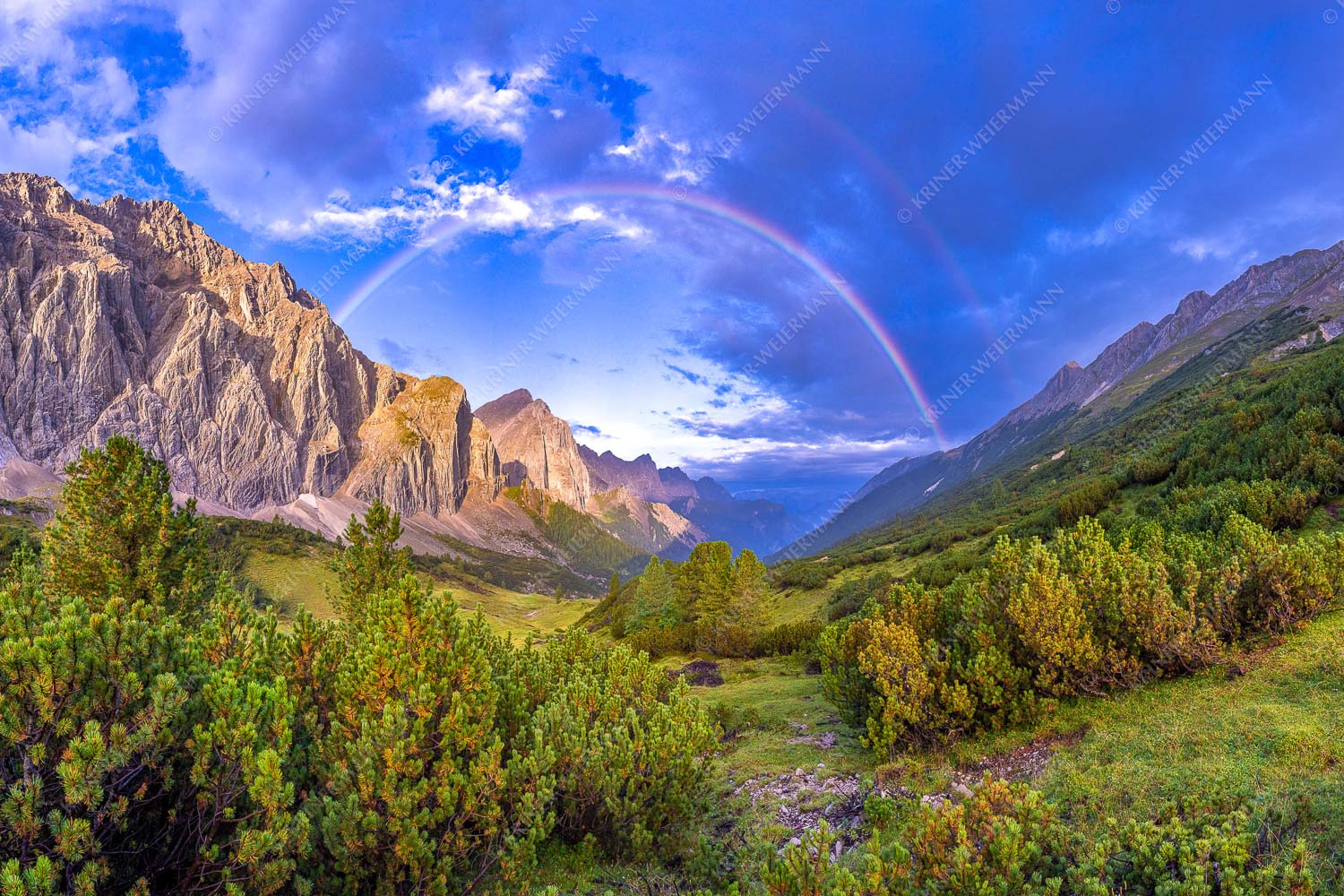 Regenbogen über dem Lafatscher und dem Halleranger im Karwendelgebirge - Verzaubert_3zu2 - mehr Infos bei www.Kriner-Weiermann.de