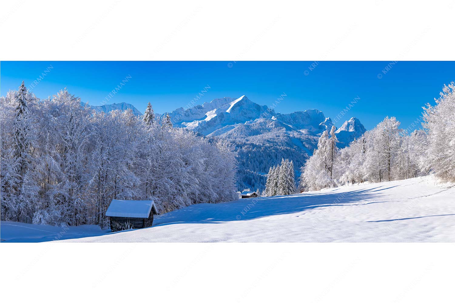 Winterlandschaft am Höfle mit Blick zum Zugspitzmassiv im Wetterstein - Winter im Werdenfels_25zu1 - mehr Infos bei www.Kriner-Weiermann.de