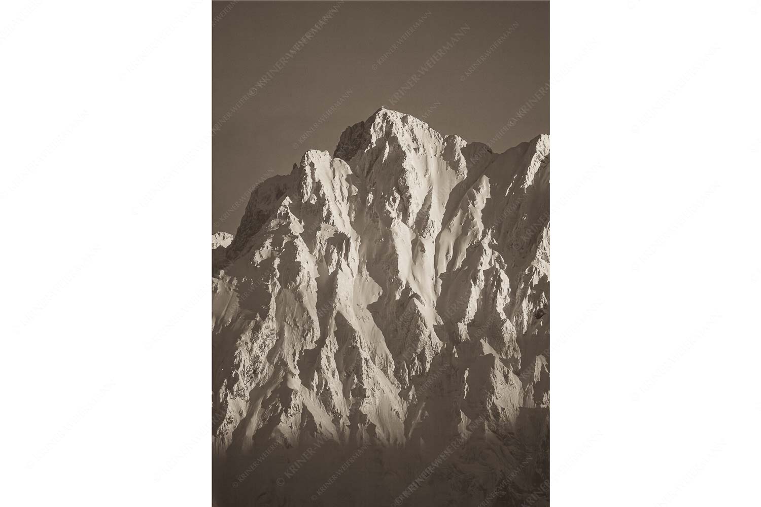 Winterlicher Wörner im Karwendel bei Sonnenuntergang - Alaska Style_2zu3_sepia - mehr Infos bei www.Kriner-Weiermann.de