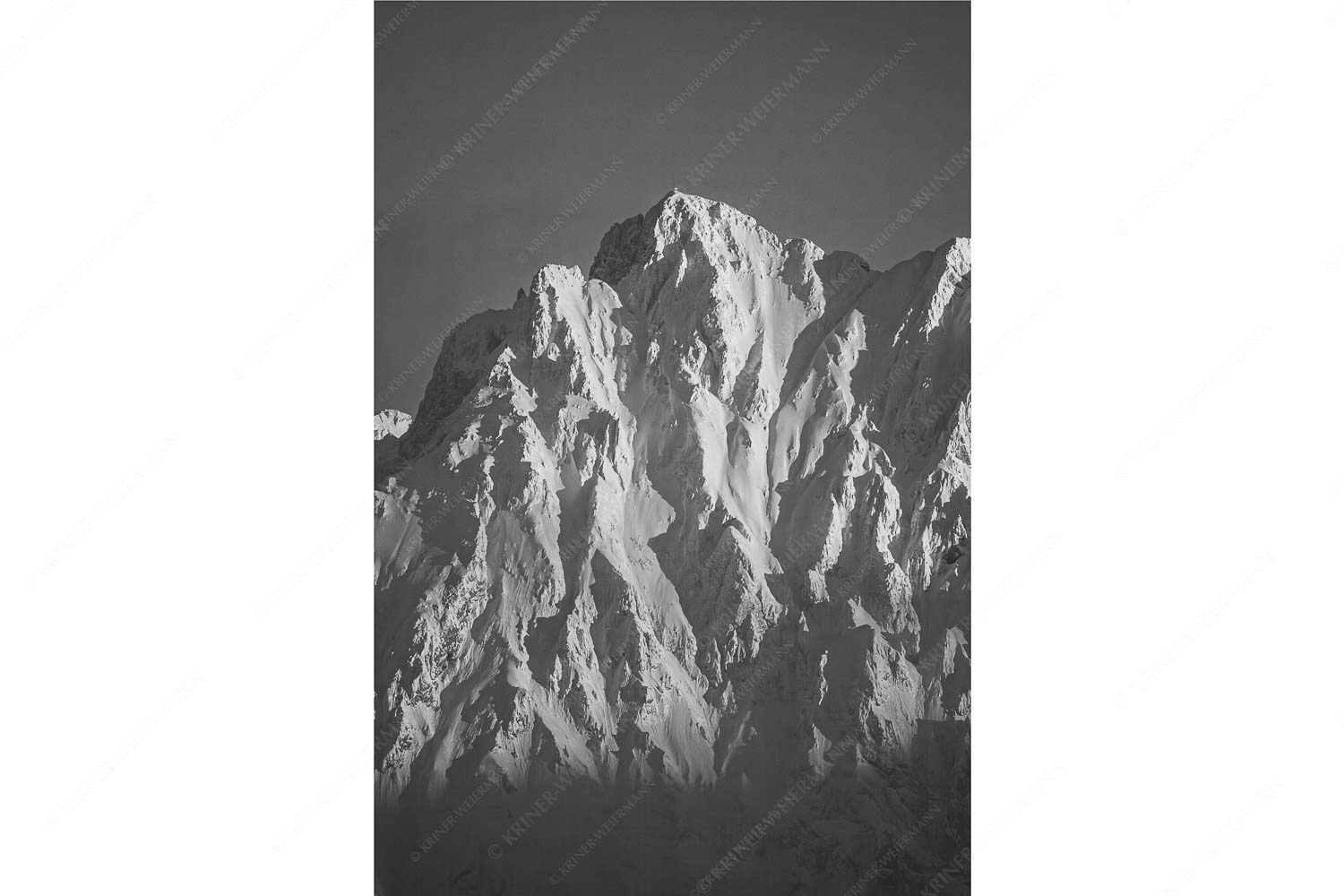 Winterlicher Wörner im Karwendel bei Sonnenuntergang - Alaska Style_2zu3_sw - mehr Infos bei www.Kriner-Weiermann.de