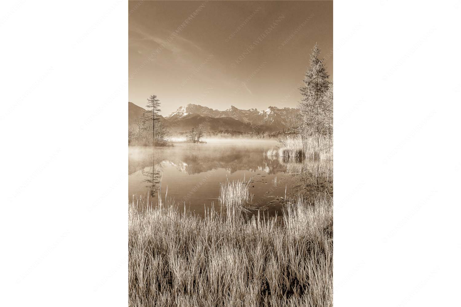 Sonnenaufgang am Barmsee mit Blick zum Karwendelgebirge - Am Barmsee_2zu3_sepia - mehr Infos bei www.Kriner-Weiermann.de