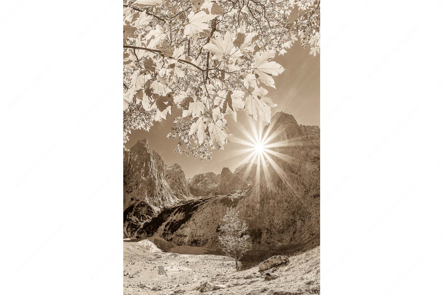 Die Sonne verschwindet am Oberreintalturm - Bald kommt der Herbst_2zu3_sepia - mehr Infos bei www.Kriner-Weiermann.de