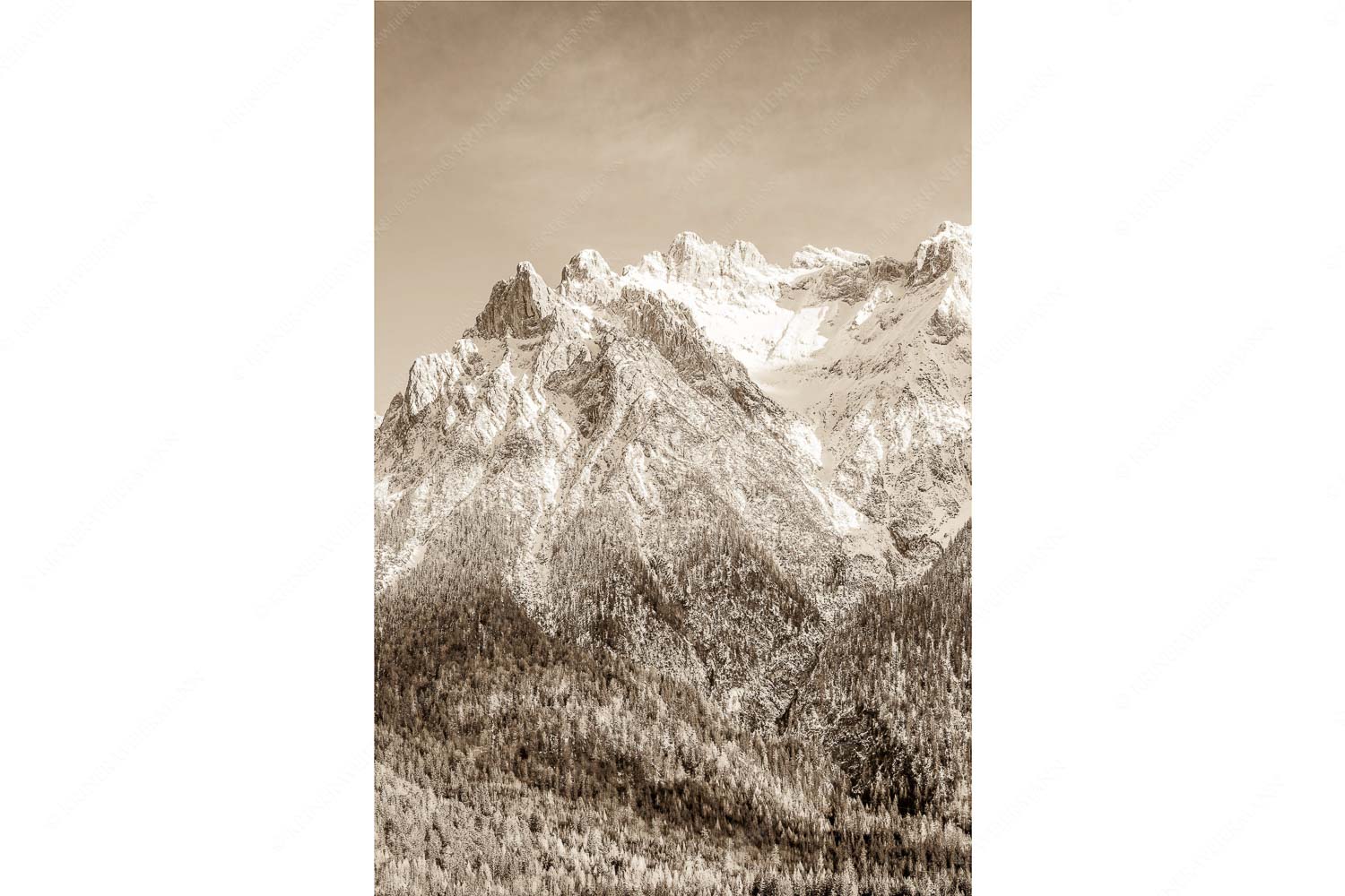 Blick auf das Karwendel mit der Viererspitze von Mittenwald - Wenig Schnee_2zu3_sepia - mehr Infos bei www.Kriner-Weiermann.de