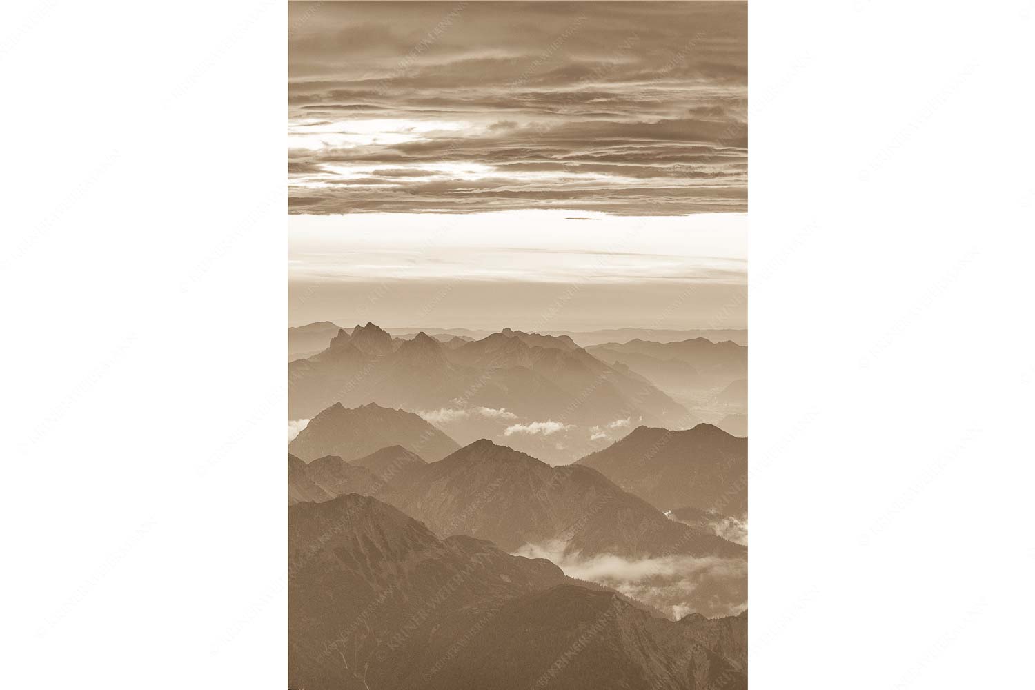 Blick von der Zugspitze über Thannheimer Berge nach einem Gewitterregen - Wetterberuhigung_2zu3_sepia - mehr Infos bei www.Kriner-Weiermann.de