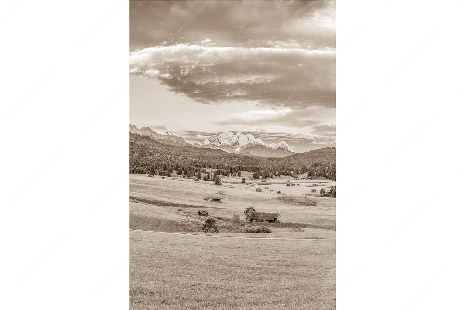 Erstes Sonnenlicht am Zugspitzmassiv - Wunderbares Werdenfels_2zu3_sepia - mehr Infos bei www.Kriner-Weiermann.de