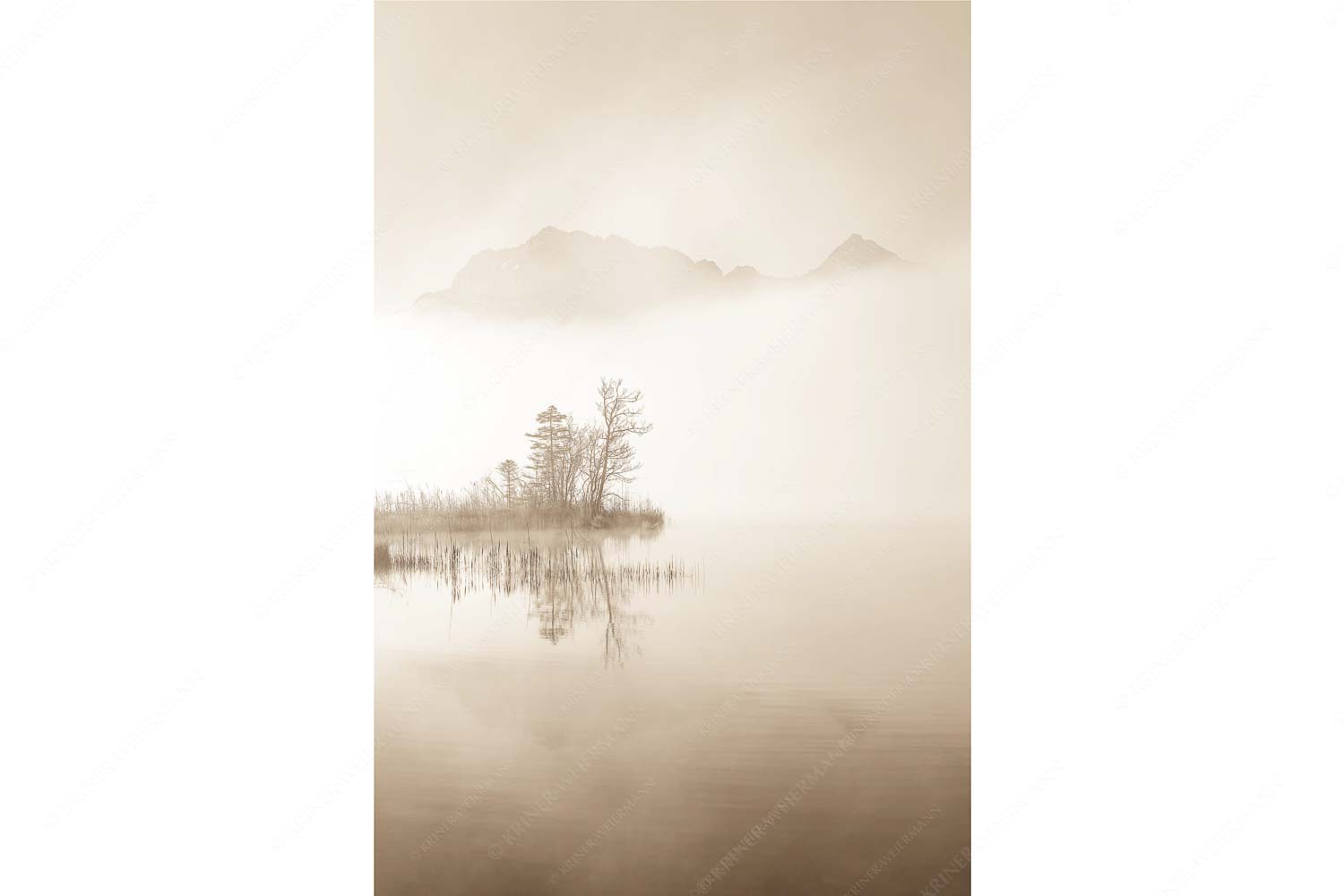 Blick über den Barmsee zum Wörner und Tiefkarspitze im Karwendelgebirge - Zwischen Spiegel und Schleier_2zu3_sepia - mehr Infos bei www.Kriner-Weiermann.de