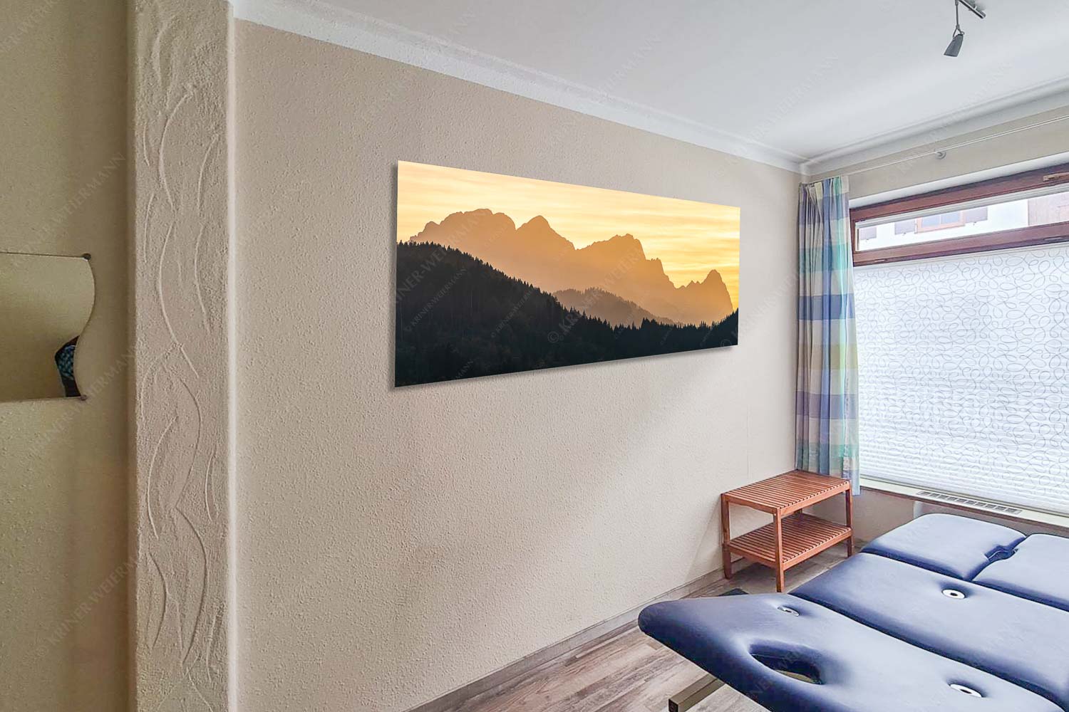 Blick zum Zugspitzmassiv im Wettersteingebirge im herbstlichen Abendlicht - Waxenstein Zugspitzmassiv Silhouetten-Alpspitze Zugspitze Waxenstein 2,5:1 - mehr Infos bei www.Kriner-Weiermann.de